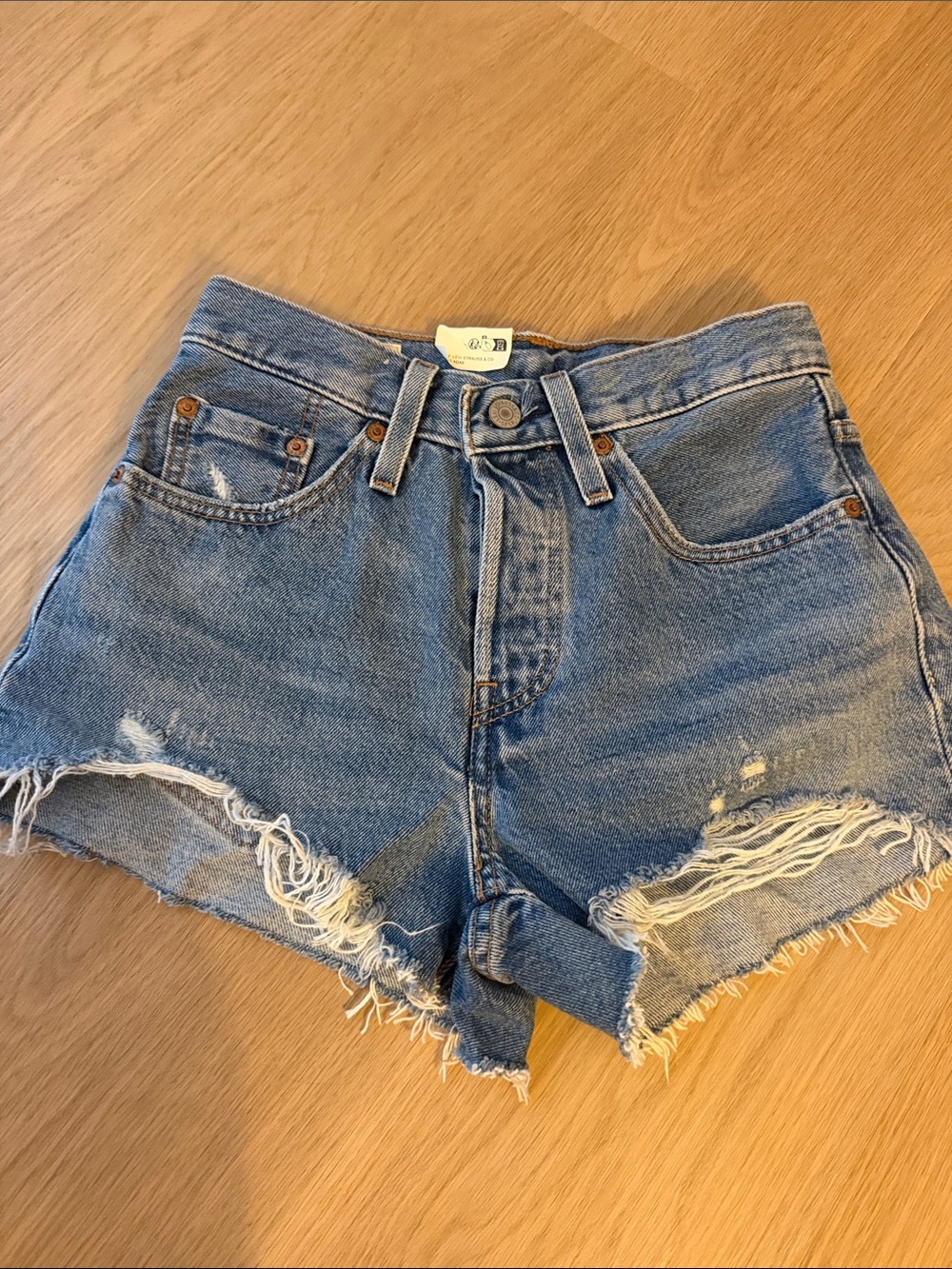 NWT Levi’s Distressed Denim Shorts - Blue